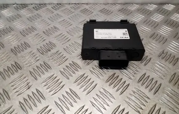 Audi A5 Sportback 8TA Voltage converter/converter module 8K0959663B