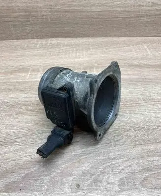 Audi A4 S4 B5 8D Mass air flow meter 037906461B AFH6010A