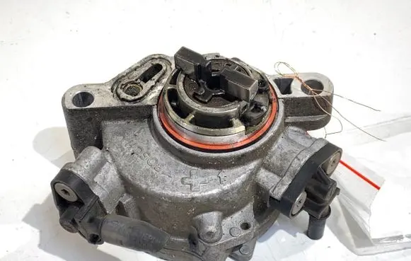 Ford Focus Vacuum pump 9804021880