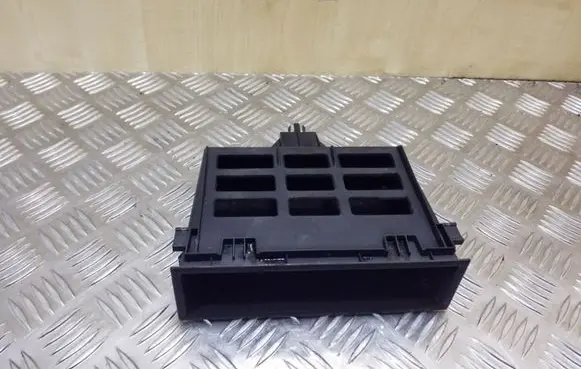 Glove box