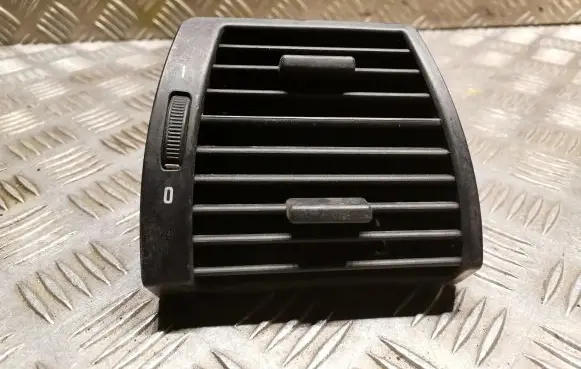 BMW X5 E53 Dashboard air vent grill cover trim 8402216