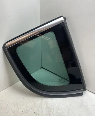 Peugeot 3008 I Rear side window