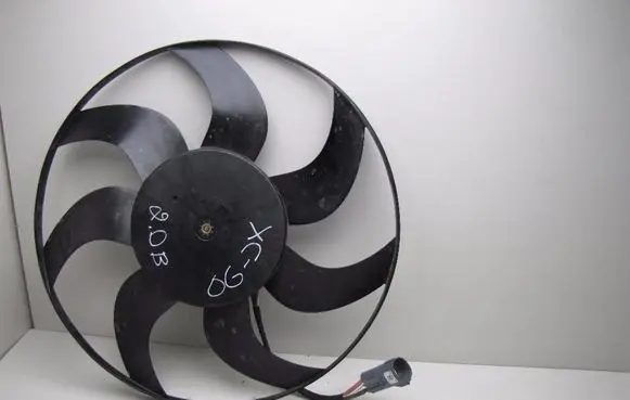 Radiator cooling fan shroud