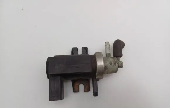 Audi A4 S4 B5 8D Turbo solenoid valve 1J0906627A