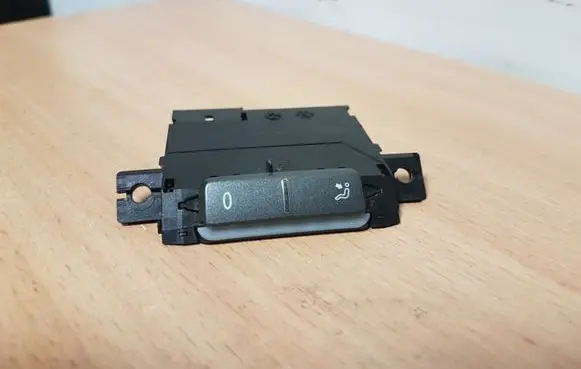 Volkswagen Phaeton Air conditioning (A/C) switch 3D0919815L