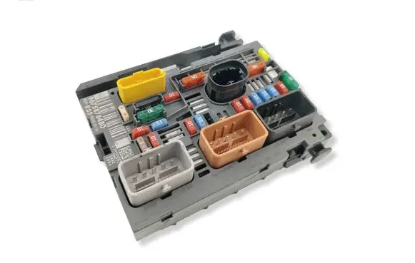 Peugeot 308 Fuse module 9675878480