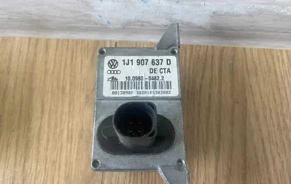 Audi A3 S3 8L ESP acceleration yaw rate sensor 1J1907637D 10098004822