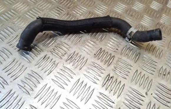 Toyota Avensis T270 Engine coolant pipe/hose