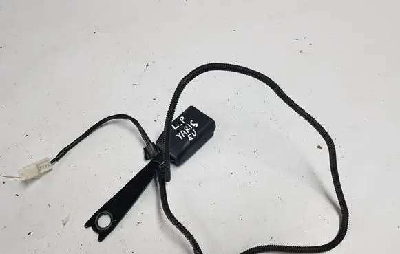 Toyota Yaris Front seatbelt buckle 