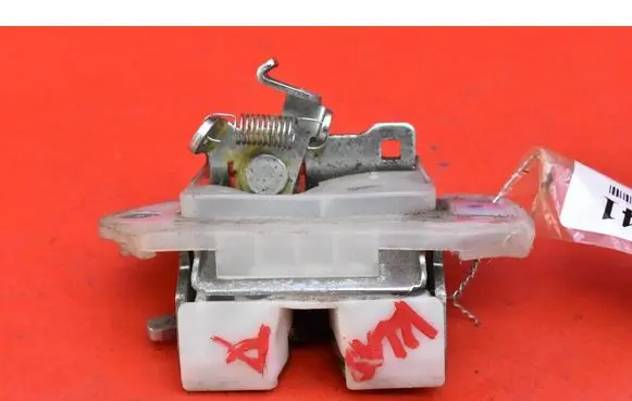 Nissan Pixo Tailgate/trunk/boot lock/catch/latch 