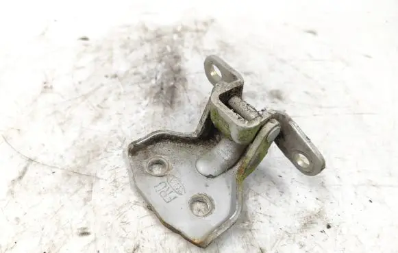 KIA Sorento Front door upper hinge