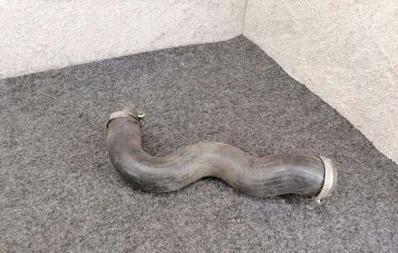 Land Rover Discovery 5 Intercooler hose/pipe