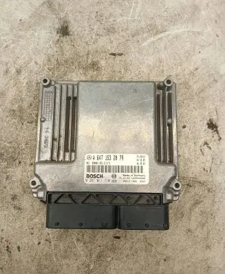 Mercedes-Benz E W211 Engine control unit/module A6471532079 1039S00000 0281011710