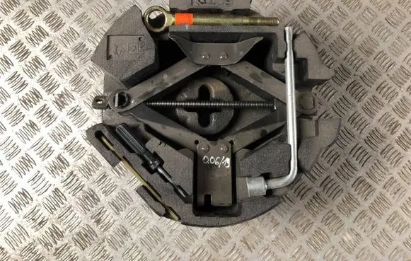 Subaru Outback Tool set 