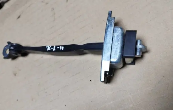 Acura RDX II Rear door check strap stopper