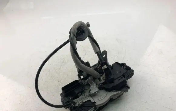 Volvo V40 Coupe door lock (next to the handle) 31440392