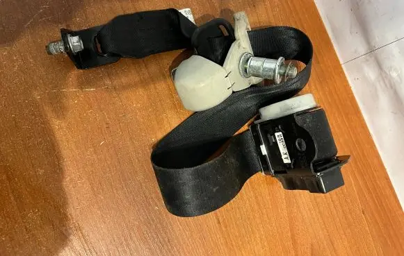 Mazda 5 Set of seat belts 0434089 D505