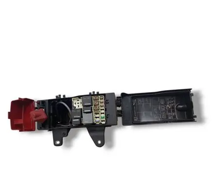 Jaguar XE Fuse module GX7314A076AA P00147268A