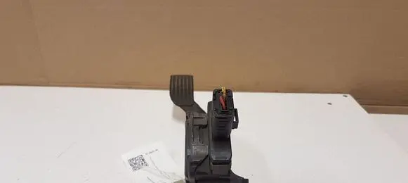 Peugeot 207 Accelerator throttle pedal 968143438000 6PV00908302
