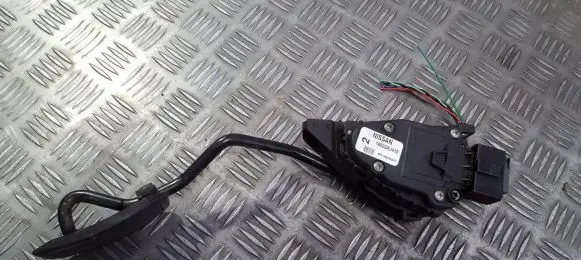 Nissan Almera N16 Accelerator throttle pedal 18002AU410 6PV008620-01