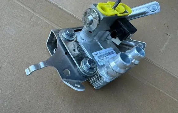 Mercedes-Benz E AMG W213 Engine oil radiator A2138306801