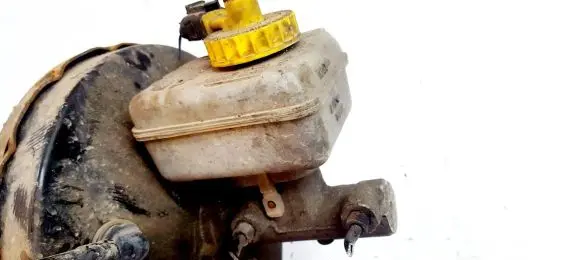 Volkswagen Golf IV Master brake cylinder