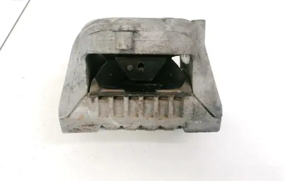 Volkswagen Touran I Engine mount bracket 1K0199262BB