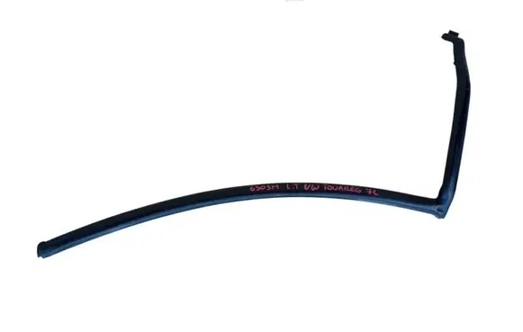 Volkswagen Touareg I Rear door rubber seal (on body) 7L0839761D
