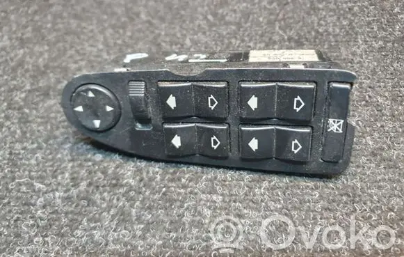 BMW 5 E39 Electric window control switch 8368966