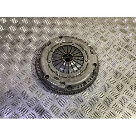 Audi Q2 - Clutch set kit 04C141025R