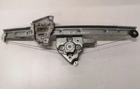 Suzuki Grand Vitara II Rear door window regulator with motor 8343065J00 2621003520