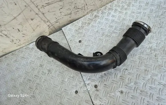 Volvo XC90 Air intake duct part 31657341