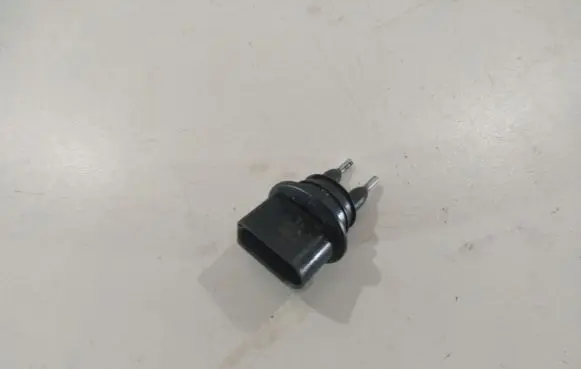 Audi A6 S6 C6 4F Windshield washer fluid level sensor 7M0919375