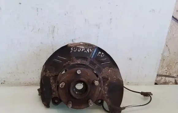 Subaru Outback Front wheel hub spindle knuckle