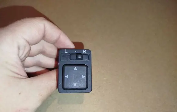Toyota Avensis T220 Wing mirror switch 8487005020 98903221000