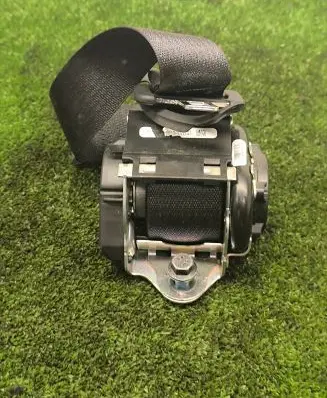 Tesla Model 3 Rear seatbelt 111015401F