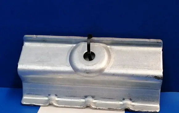 Battery bracket