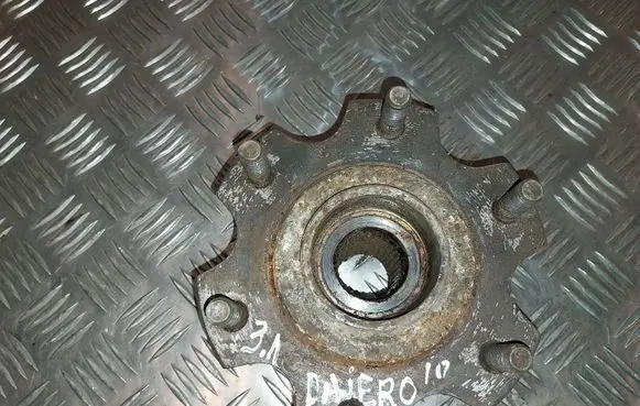 Mitsubishi Pajero Rear wheel hub