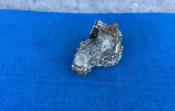 Maserati Levante Gearbox transfer box case 06701058270