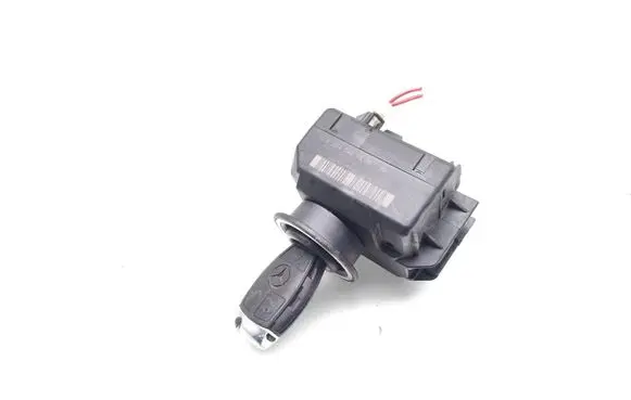 Mercedes-Benz C W204 Ignition lock A2045451308