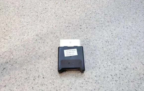 Volvo XC40 Fuel injection pump control unit/module 32203752