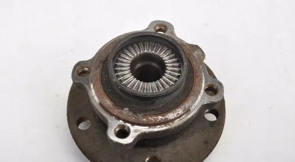 BMW 3 GT F34 Front wheel hub 