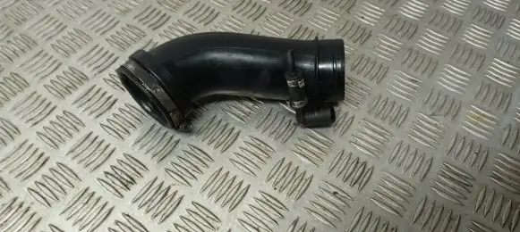 Audi A4 S4 B5 8D Air intake hose/pipe 050133354