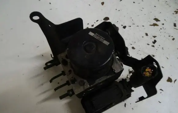 Nissan Pathfinder R51 ABS Pump 476604X30E