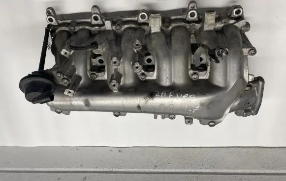 Opel Zafira B Intake manifold 8973858233