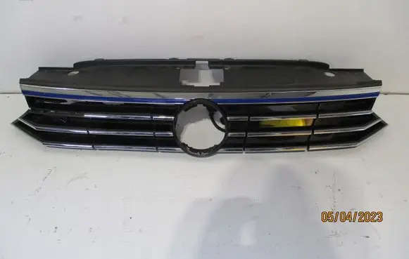 Volkswagen PASSAT B8 Front bumper upper radiator grill 3G0853396