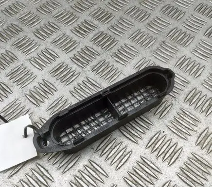Land Rover Range Rover Sport L494 Quarter panel pressure vent CPLA9A675CC