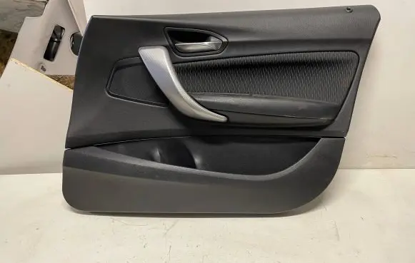 BMW 1 F20 F21 Front door card panel trim 7240404