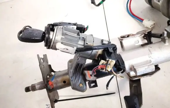 Toyota Corolla E120 E130 Ignition lock 8978302020 89783-02020