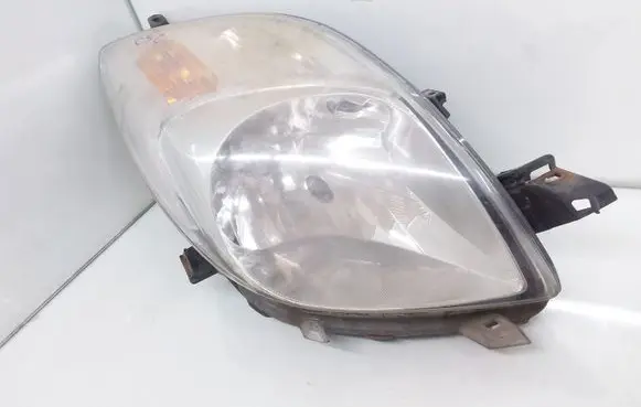 Toyota Yaris Headlight/headlamp 811100D120